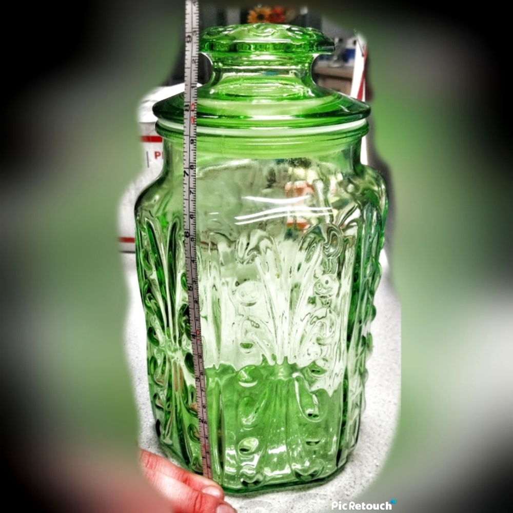 Federal Scroll Design Canister